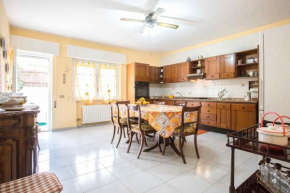 Independent Villa Located a few Minutes Walk From the Beach in Quiet Area, Palermo